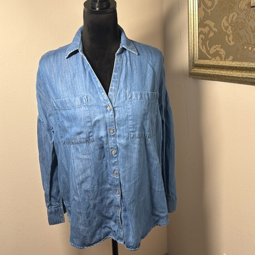 Lou & Grey denim‎ chambray buttoned down oversized long sleeve women’s shirt top